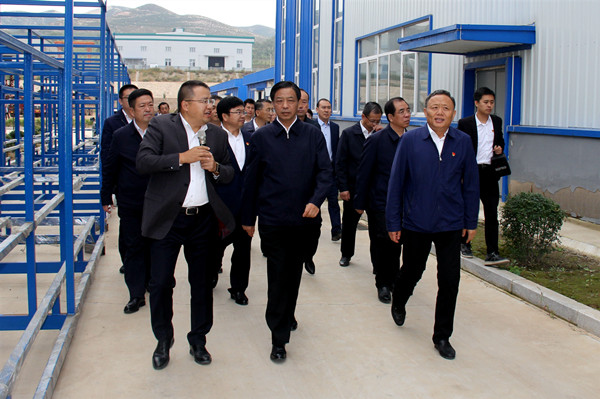 朝陽市市委書記、市人大常委會主任蹇彪率領導班子到我司考察調研